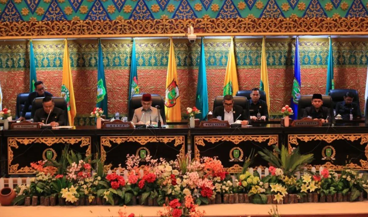 Pemprov dan DPRD Riau Tetapkan Rekomendasi LKPJ 2025