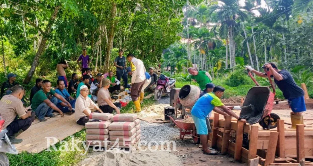 Polisi dan Warga Kembung Luar Bersinergi
