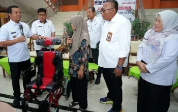 Bupati Pringsewu Salurkan Bantuan ATENSI Rp892 Juta untuk 441 Warga
