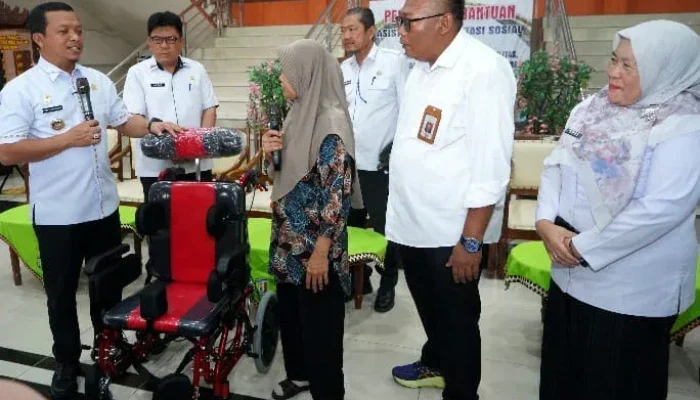 Bupati Pringsewu Salurkan Bantuan ATENSI Rp892 Juta untuk 441 Warga
