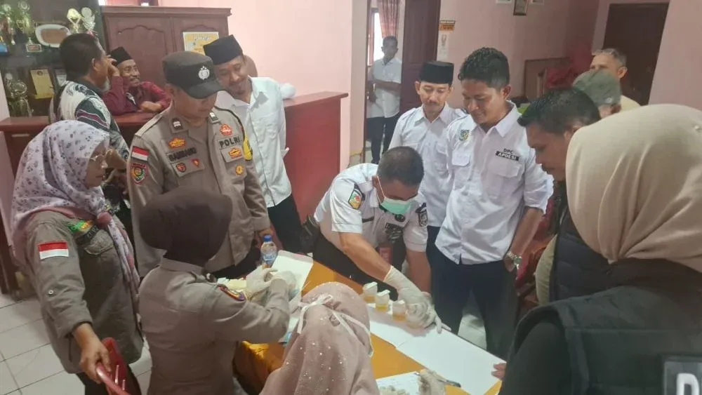 Polsek Rupat Sidak Kantor Desa, Tes Urine Aparatur Hasilnya Negatif