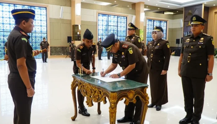 Kajati Riau Lantik Sejumlah Pejabat Baru, Kajari Rohul Berganti
