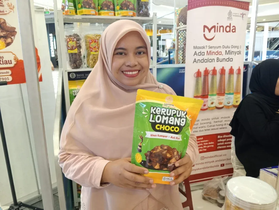 Di Antara Aroma Lomang dan Bunyi QRIS, Warisan Tiga Generasi Kampar Tetap Hidup