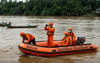 Perahu Terbalik di Sungai Indragiri, Pegawai PNM Hilang Saat Survei Nasabah