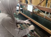 Kesabaran Ditanam Dalam Setiap Helai Benang untuk Menjaga Tenun Melayu