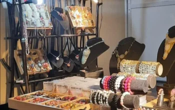 Dari Manik-Manik Kecil, Ade Merajut Mimpi Besar Mahacinta Jewelry