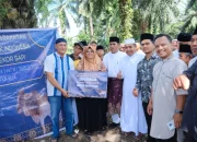 Bupati Afni Serahkan Sapi Kurban Presiden Prabowo untuk Warga Siak
