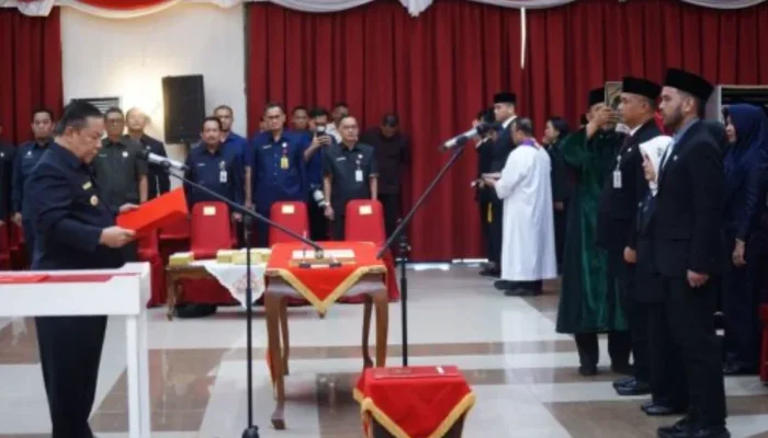 Lantik 77 Kepsek, SF Hariyanto Minta Kinerja Tidak Biasa-Biasa Saja