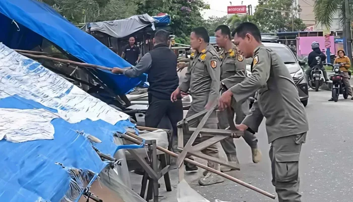 Satpol PP Pekanbaru Siapkan Penertiban Lanjutan PKL di Jalan HR Soebrantas