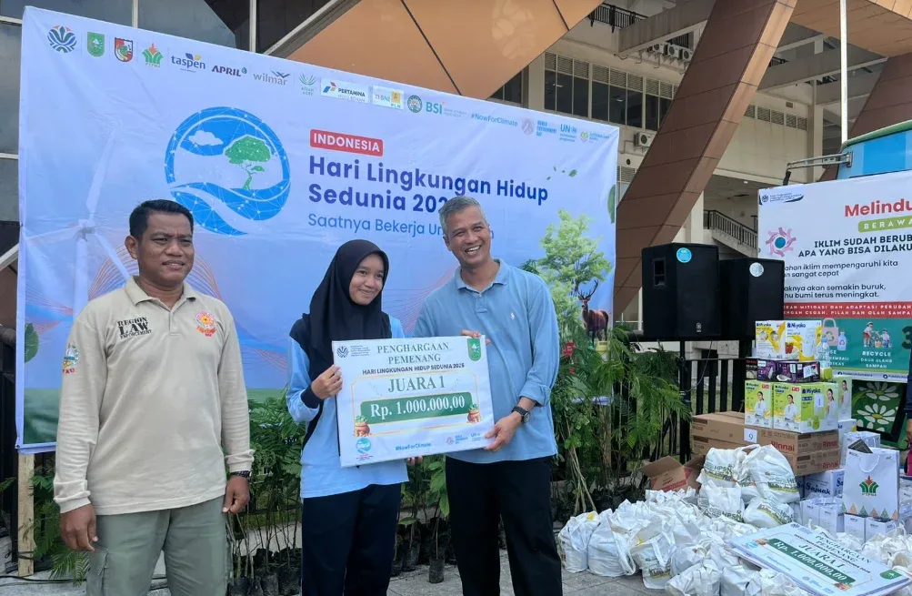 SMAN 12 Pekanbaru Juara Aksi Bersih Lingkungan, Kumpulkan 106,6 Kg Sampah