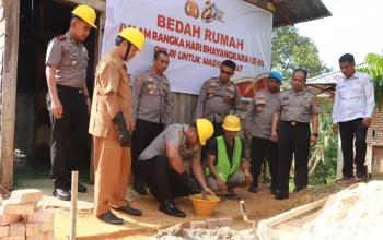 Bedah Rumah Polres Kampar untuk Warga Bukit Permai Dimulai