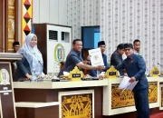 Bupati Pringsewu Sampaikan Ranperda Pertanggungjawaban Pelaksanaan APBD 2025