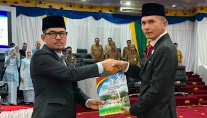 Idris Resmi Dilantik Jadi Anggota DPRD Kampar Gantikan Irwan Saputra