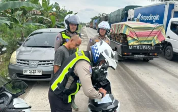 Kemacetan Lintas Timur Pelalawan, Polisi Tilang Pengendara Nakal