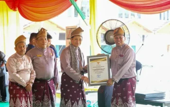 Bupati Kuansing Raih Dua Penghargaan Menteri Agama