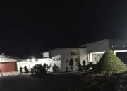 Malam Ini Tim KPK Masih di Rumah Dinas Sekda Kuansing, Brimob Bersenjata Berjaga