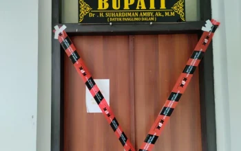 KPK Segel Enam Ruangan di Kantor Bupati Kuansing