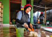 Di Balik Gurihnya Rengginang Bunda Reog
