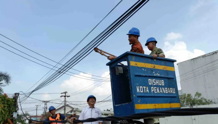 Agung Nugroho Minta Provider Internet Tertibkan Kabel FO Semrawut di Pekanbaru