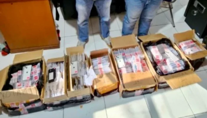 Bea Cukai Bengkalis Gagalkan Penyelundupan 652 iPhone Bekas Senilai Rp4,09 Miliar dari Malaysia