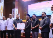 DPRD Setujui Perda Pertanggungjawaban APBD Pekanbaru 2025