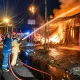 Kebakaran Hanguskan Lima Kios di Jalan Belimbing Pekanbaru, Delapan Mobil Damkar Dikerahkan