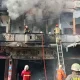 Kebakaran Ruko Pekanbaru, Delapan Mobil Damkar Berjibaku Empat Jam Padamkan Api