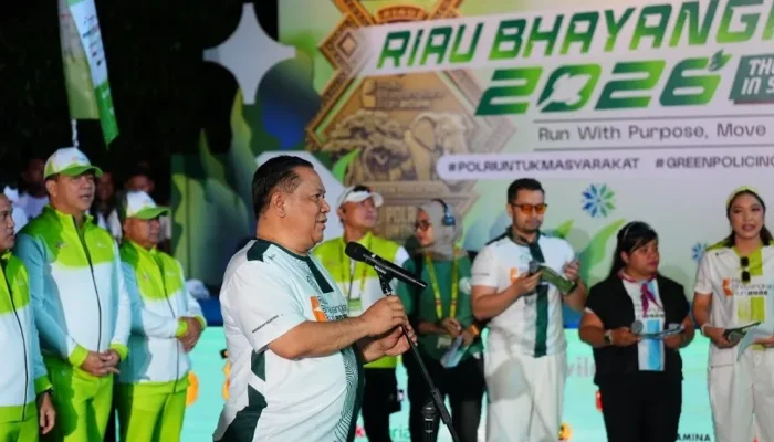 Riau Bhayangkara Run 2026 Perkuat Sinergi Lawan Karhutla, Plt Gubri dan Kapolda Lepas Ribuan Peserta