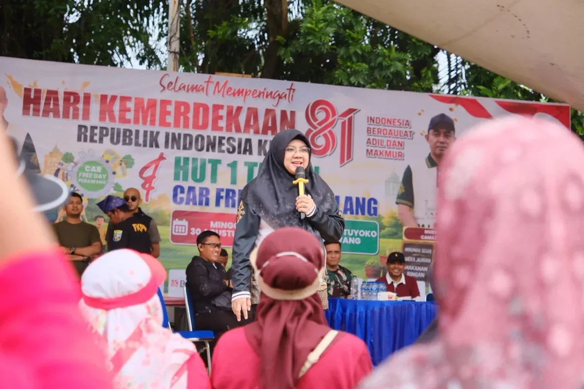 Bupati Siak Afni Zulkifli Turun Padamkan Karhutla Tasik Betung