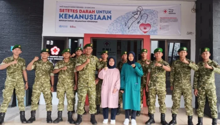 HUT RI ke-81, Prajurit Yonif TP 444 Donor Darah untuk Warga