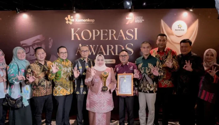 Satu-satunya dari Riau, Kasmarni Raih Penghargaan Koperasi Nasional 2026