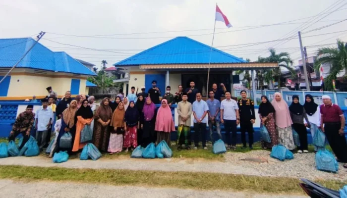 Makna Kemerdekaan Menyentuh Sungai Pakning, 35 Warga Terima Bantuan Bea Cukai Bengkalis