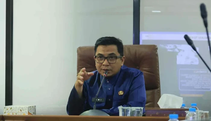 Kabel Fiber Optik Semrawut di Pekanbaru Segera Ditertibkan, Pemko Siapkan Regulasi