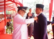 Satyalancana Karya Satya ASN Riau Diserahkan SF Hariyanto