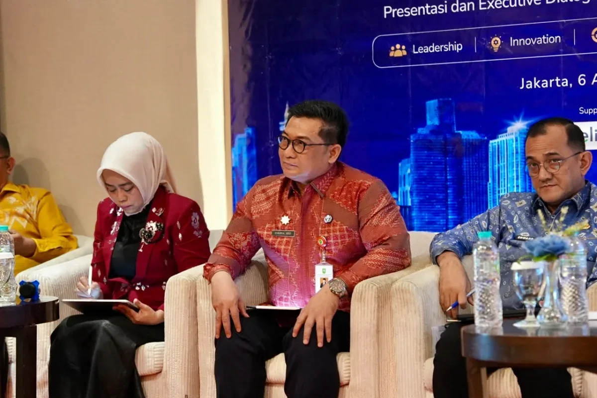Sekdaprov Riau Paparkan Strategi Digitalisasi Daerah di ADLG Awards