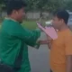 Viral! Warga Melawan Petugas DLHK Saat Ditindak Buang Sampah Sembarangan di Pekanbaru