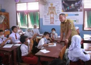 Wali Kota Pekanbaru Pantau Hari Pertama Sekolah Tatap Muka