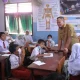 Pantau Hari Pertama Sekolah Tatap Muka, Wali Kota Pekanbaru Kunjungi SDN 84 dan SMPN 22