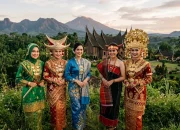Pesona dan Keagungan Paras Perempuan dari Suku-Suku di Sumatera