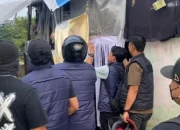 Polda Riau Hancurkan Gubuk Narkoba di Pekanbaru, Dua Pria Positif Sabu