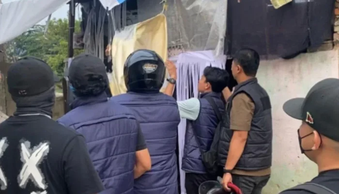 Polda Riau Hancurkan Gubuk Narkoba di Pekanbaru, Dua Pria Positif Sabu