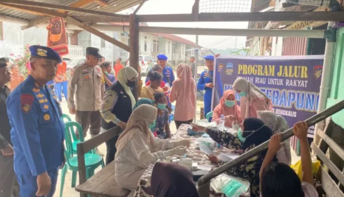 Sambang Nusa dan Klinik Terapung Satpolairud Layani Warga Sungai Sam-Sam