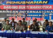 Polda Riau Musnahkan 100 Kg Narkoba, 10 Tersangka Diamankan