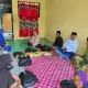 Wabup Syamsurizal Bagikan Sembako ke Empat Kampung di Sungai Apit